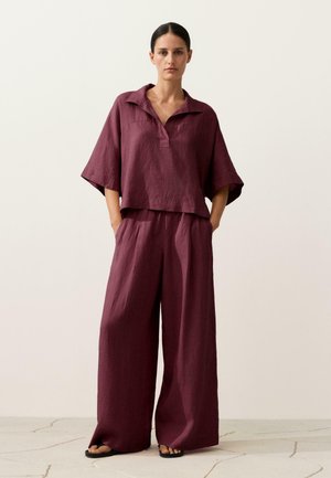 OYSHO, OVERSIZE SHORT-SLEEVED LINEN - Blúzka - red