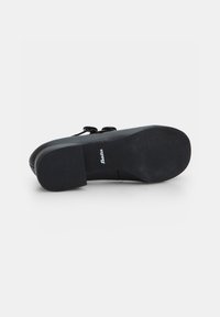 Bata Balerinke s trakom oko gležnja - nero