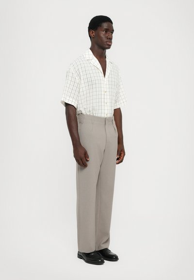 Won Hundred EZRAH - Pantalon classique - khaki