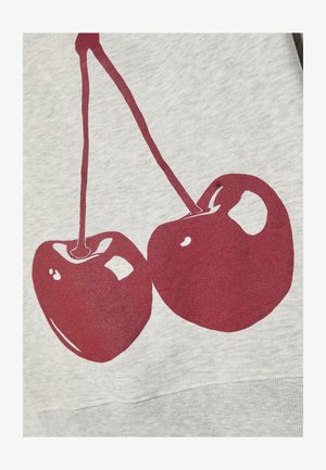 Sivi dukserica od tkanine s grafičkim printom dva crvena trešnje s sjajnim naglasicama. Dizajn uključuje istaknute stabljike i zaobljene oblike.