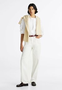 Tommy Hilfiger FLAG EMBROIDERY PATCH POCKET - Blusa - th optic white