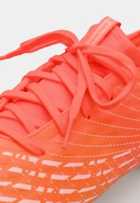 Under Armour MAGNETICO SELECT 5 - Nogometne kopačke za čvrstu podlogu - blaze orange/squad orange/white