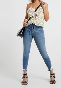 Topshop Petite Vaqueros pitillo - blue denim