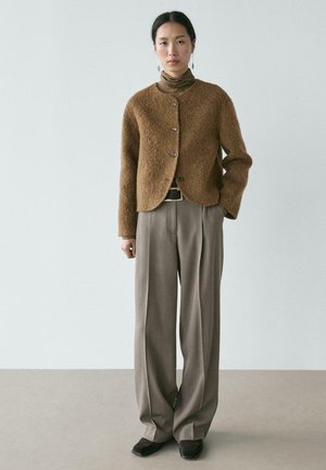 WITH BRUSHED FINISH - Cardigan - olive