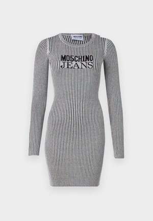 Vestido de punto en gris con rayas verticales negras. Presenta mangas largas y un escote redondo. Logo de "Moschino Jeans" en el pecho.