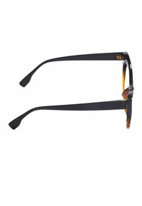 Svarta och sköldpaddsmönstrade solglasögon med rektangulär ram, slanka glasbågar och en glänsande yta. Justerbara näskuddar för komfort.