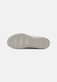 Nike Performance MC TRAINER 2 fioletowy