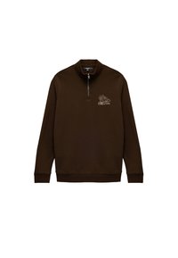 Sudadera de color marrón oscuro con cremallera media en el cuello, puños acanalados y un diseño gráfico en el pecho. Textura de tela suave.