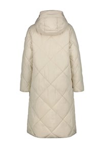 Langer beiger gesteppter Wintermantel mit Kapuze, Rautensteppmuster und langen Ärmeln, von hinten gezeigt.