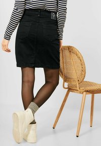 Cecil Jupe crayon - black
