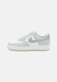 AIR FORCE 1 07 LV8 - Sneakers - light silver/light pumice