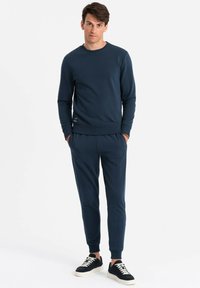 Unausgewählt, navy blue