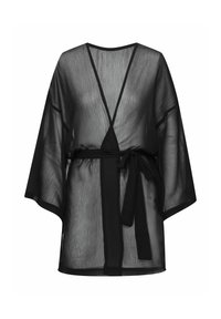 Czarny przezroczysty szlafrok w stylu kimono z szerokimi rękawami i paskiem w talii, wyróżniający się delikatną teksturowaną tkaniną oraz głębokim dekoltem w kształcie litery V.
