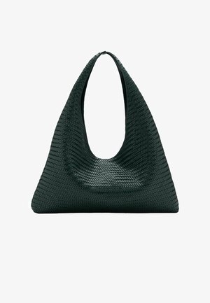 Sac à main tissé vert avec une grande poignée en forme ovale découpée, de forme triangulaire, surface texturée et doublure intérieure lisse.