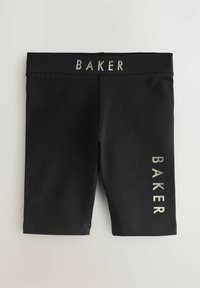 Černé sportovní šortky s nápisem "BAKER" vytištěným zlatou barvou na pásku a vertikálně na pravé nohavici.