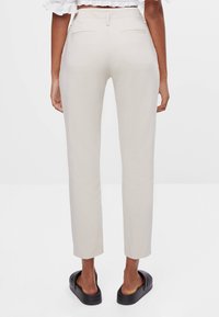 Bershka Chinos - beige