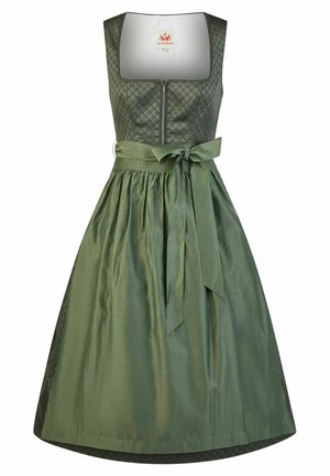 Groene traditionele jurk met een patroon op het lijfje, een ritssluiting aan de voorkant en een effen rok die met een brede strikceintuur in de taille is vastgebonden.