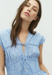 mbyM TANEIL-M - Bluza - spring blue stripe