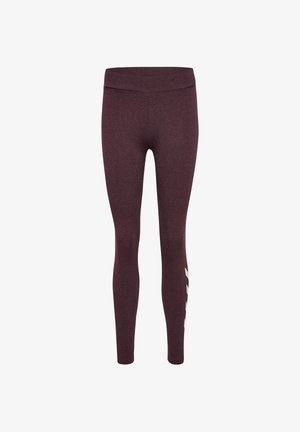 Bordowe legginsy o gładkiej teksturze, z wysokim paskiem i białym logo na lewej nodze. Dopasowany krój i pełna długość.