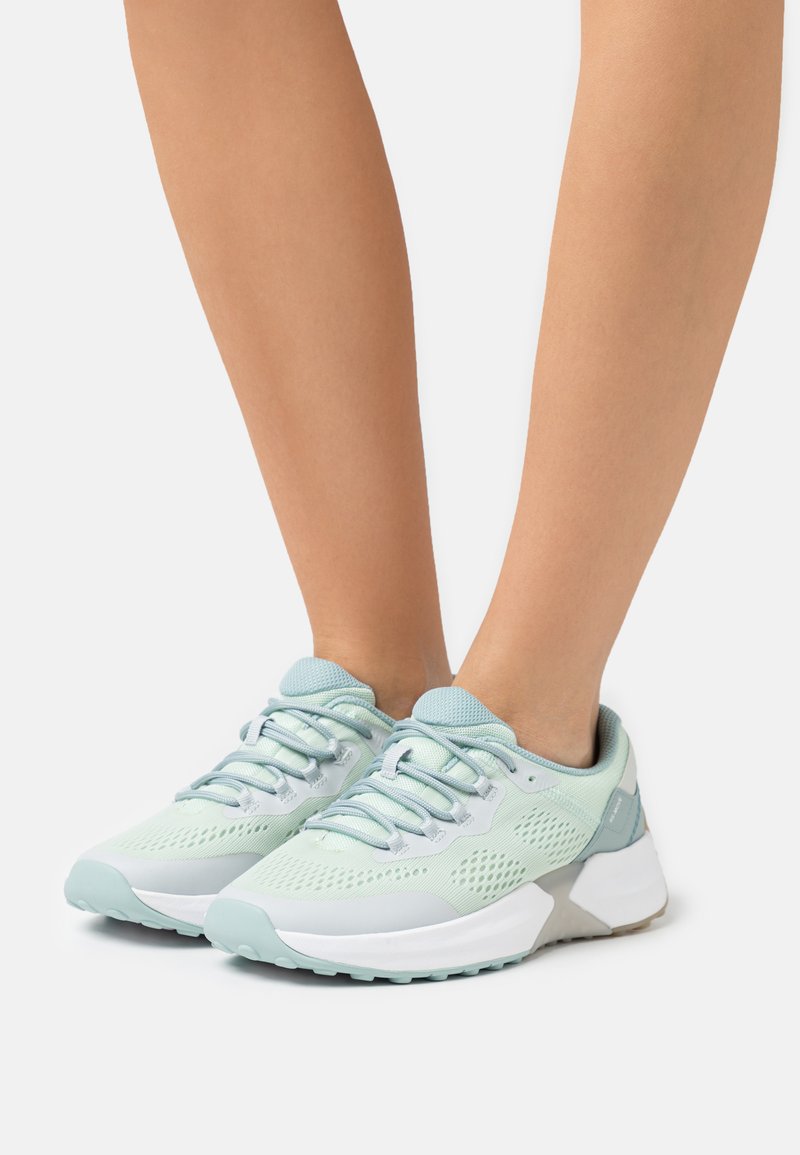 chaco sandals z cloud