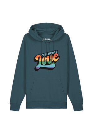 Türkisfarbener Kapuzenpullover mit Fronttasche und buntem Text ""Celebrate Love"" im Regenbogenverlauf auf der Brust.