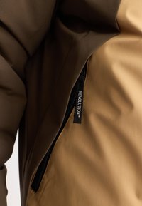 REVOLUTION PADDED TECH - Winter jacket - brown