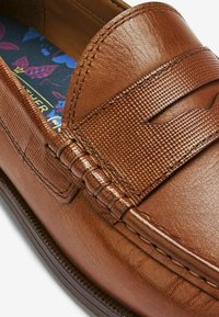 Next PENNY - Našuchovačky - tan brown