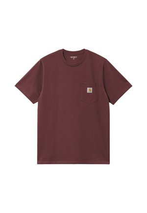 Camiseta de manga corta color marrón oscuro, hecha de algodón suave. Presenta un bolsillo en el pecho con una etiqueta de logo cuadrada. Corte regular con un cuello redondo.