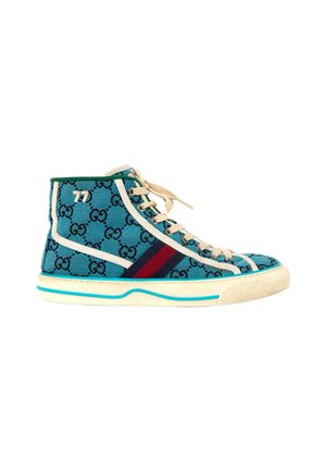 Baskets montantes en tissu bleu avec logos GG noirs, bordure blanche, lacets beige, bandes rouges et bleu foncé, semelle crème avec détail turquoise.