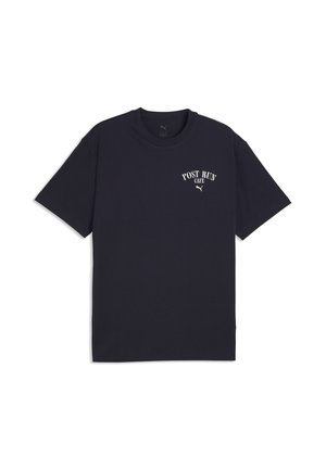 T-shirt noir à manches courtes avec col rond, texte blanc "POST RUN CAFE" et logo Puma sur la poitrine gauche.