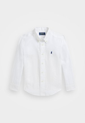 Camicia bianca a maniche lunghe realizzata in lino, con colletto classico e un piccolo logo blu navy sul lato sinistro del petto.