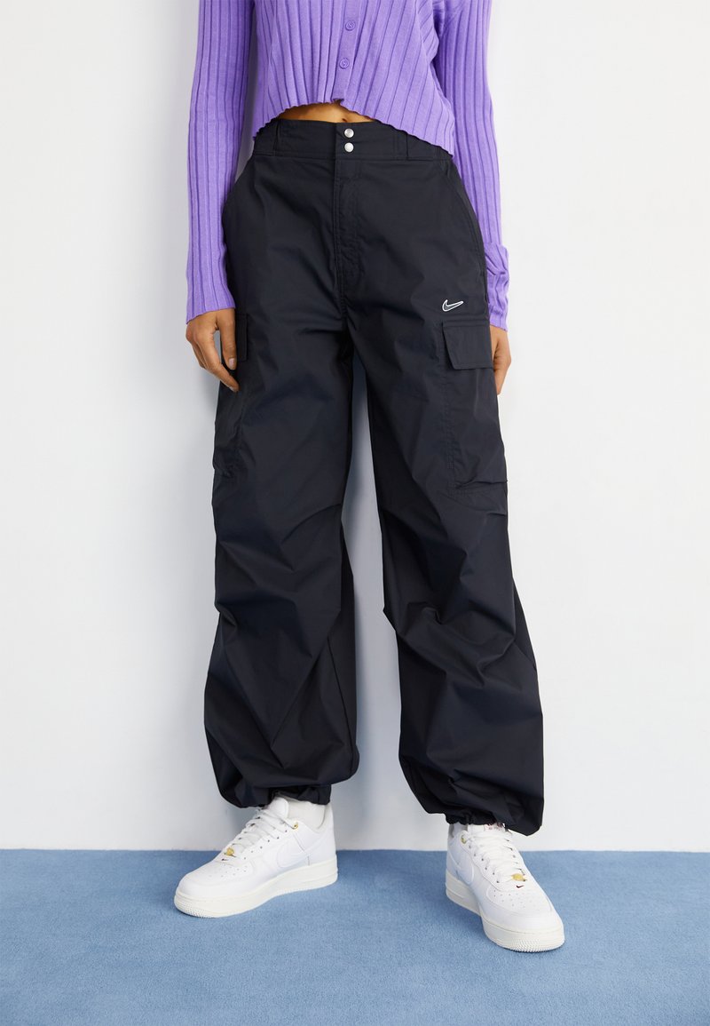 Nike Sportswear - PANT  - Oldalzsebes nadrágok - black, Nagyítás