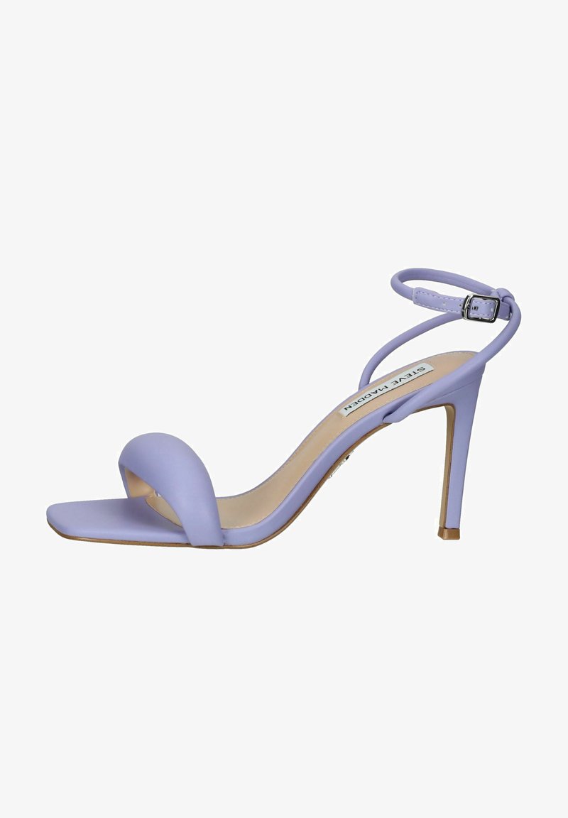 Lila hoge hak sandaal met een minimalistisch ontwerp, voorzien van een soepele leren afwerking, open teen en een enkelbandje dat met een gesp is vastgezet.