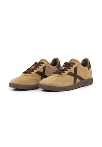 MUNICH Sneakers basse - camel
