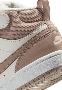 Nike Sportswear COURT BOROUGH MID 2 UNISEX - Vysoké tenisky - pale ivory hemp sail