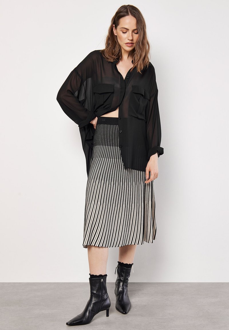 Apricot A-lijn rok zwart