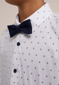 WE Fashion Vapaa-ajan kauluspaita - weiß