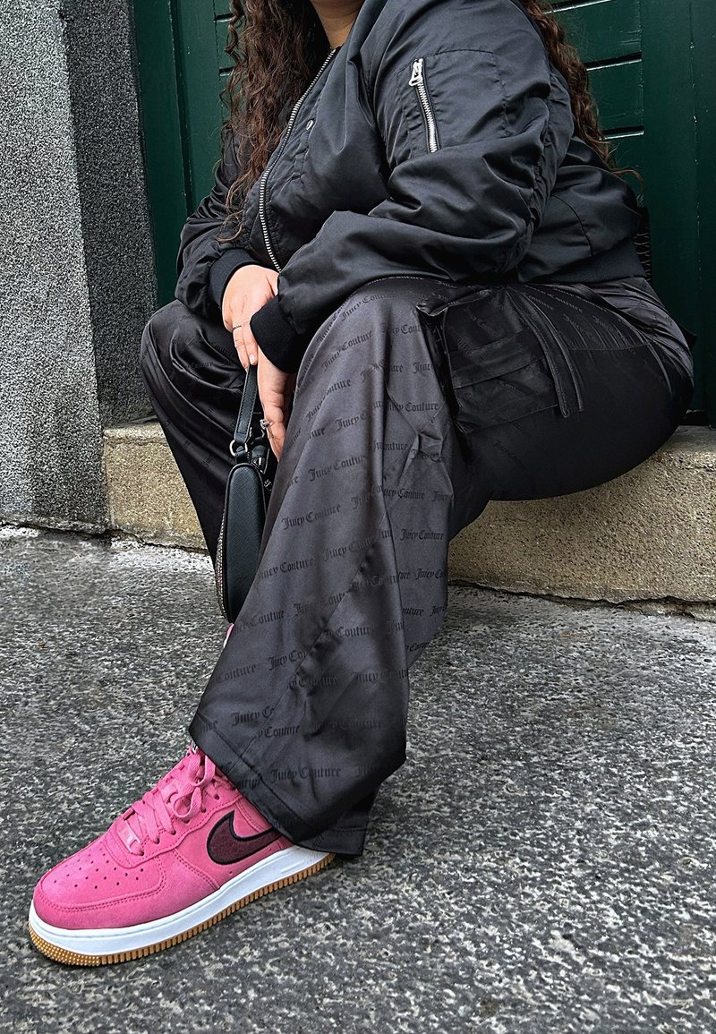 Juicy Couture Cargobyxor - black