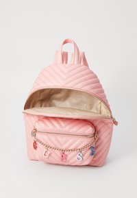 Guess JUNIOR SMALL BACKPACK - Batoh - faded rose