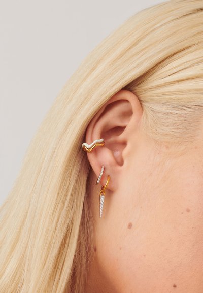 Missoma PAVE SPIKE MINI DROP CHARM HOOP - Naušnice - gold-coloured