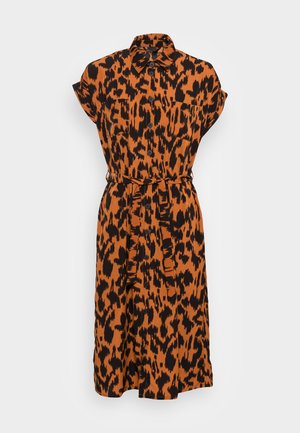 Button-up dress in orange and black leopard print, short sleeves, belted waist, and two chest pockets. Made of lightweight fabric.
