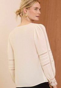 Love & Roses Camicetta - ivory white