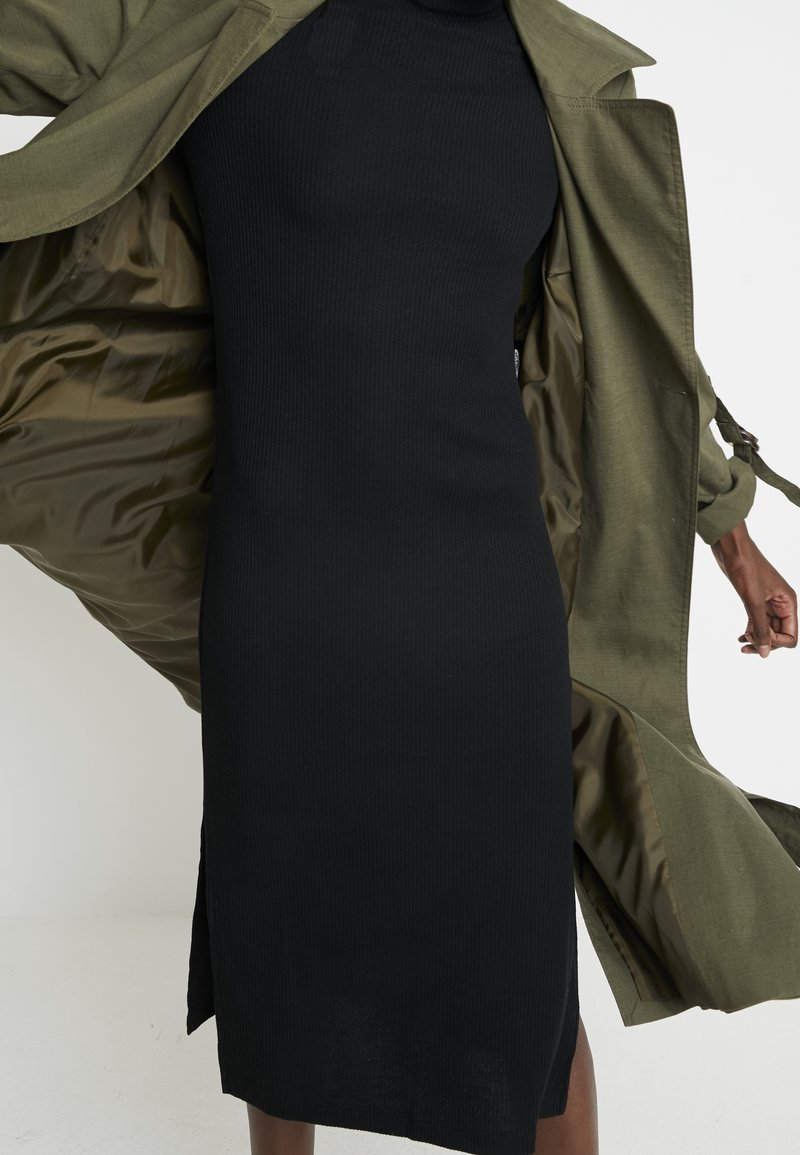 Banana Republic Shift dress - black - (Pre-owned) - Zalando.ie