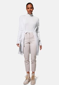MADELEINE Strickjacke - white