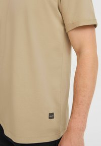 Blend BHTEE 5 PACK - Pamata T-krekls - cornsforestwinedressbblack