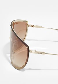 QUAY AUSTRALIA ON SET UNISEX - Gafas de sol - brushed gold-coloured/camel gradient