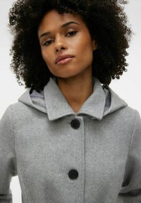 Vero Moda VS VINCE CHELSEA EXC - Trenčkot - light grey melange
