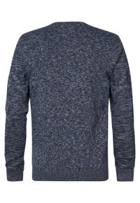 Marineblauwe gebreide trui met een gestructureerde afwerking, lange mouwen, ribgebreide manchetten en zoom, met een effen ronde halslijn. Achteraanzicht weergegeven.