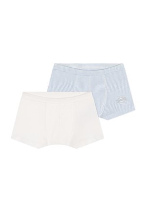 Zwei Paar Boxershorts: eines in einfarbig Weiß und eines in Himmelblau mit dünnen Streifen. Hergestellt aus weichem Baumwollmaterial, mit elastischen Taillenbündchen.
