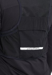 Endurance Liivi - black